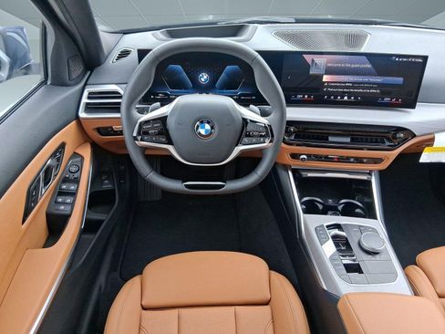 Used 2026 BMW 330i xDrive Sedan w/ Premium Package AWD/4WD image 4
