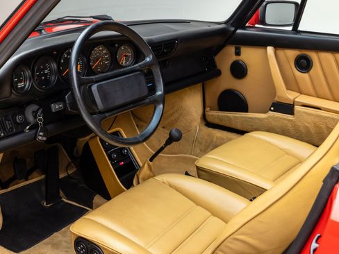 Used 1988 Porsche 911 Carrera RWD image 14