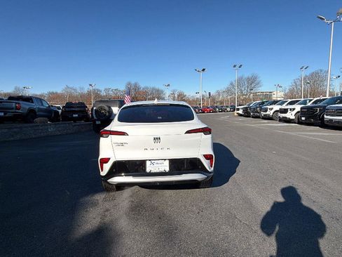 Certified 2025 Buick Envista Sport Touring image 6