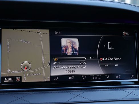 Used 2015 Mercedes-Benz S 63 AMG 4MATIC Sedan w/ Driver Assistance Package image 39