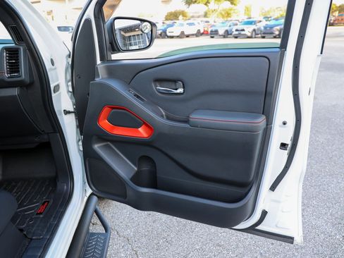 Used 2024 Nissan Frontier Pro-X RWD image 38