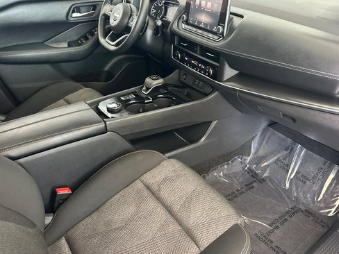 Used 2024 Nissan Rogue SV AWD/4WD image 20