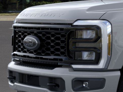 New 2026 Ford F250 Lariat w/ Black Appearance Package AWD/4WD image 17