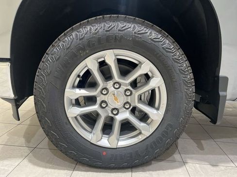 New 2026 Chevrolet Silverado 1500 LT w/ Z71 Off-Road Package AWD/4WD image 29