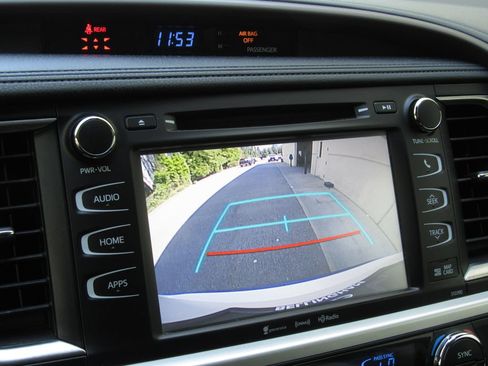 Certified 2019 Toyota Highlander XLE AWD/4WD image 37