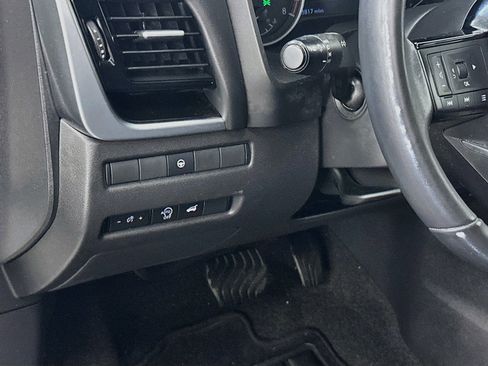 Used 2023 Nissan Rogue SL AWD/4WD image 17