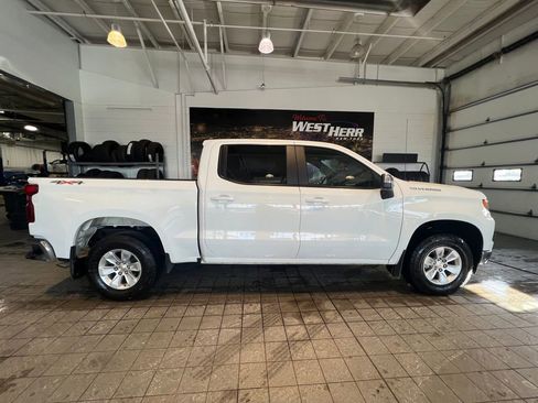 Used 2025 Chevrolet Silverado 1500 LT image 11