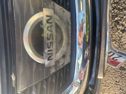 Used 2017 Nissan Rogue SL w/ SL Premium Package image 7