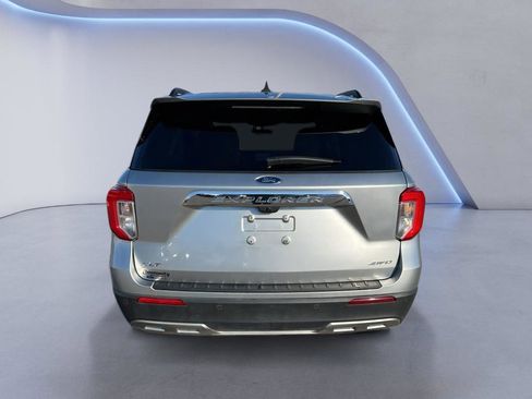 Used 2023 Ford Explorer XLT w/ Equipment Group 202A image 6