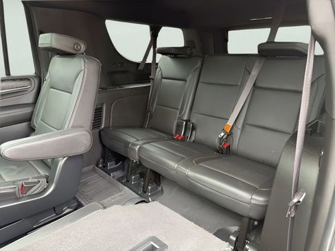 Used 2023 GMC Yukon XL Denali image 6