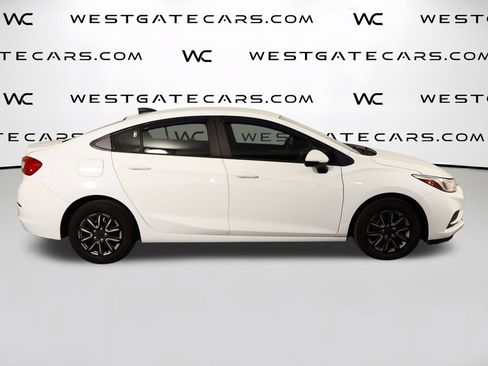 Used 2017 Chevrolet Cruze LS FWD image 40