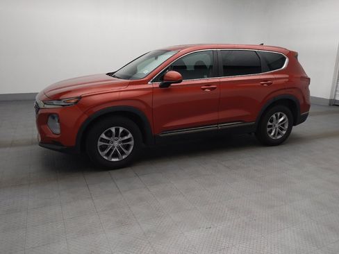 Used 2019 Hyundai Santa Fe SE FWD image 2