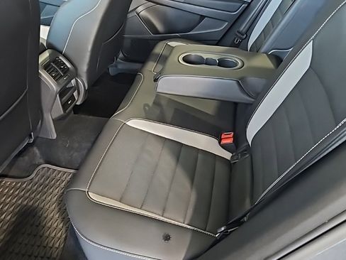 Used 2022 Volkswagen Taos SEL image 22