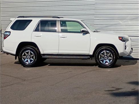 Used 2024 Toyota 4Runner TRD Off-Road image 11