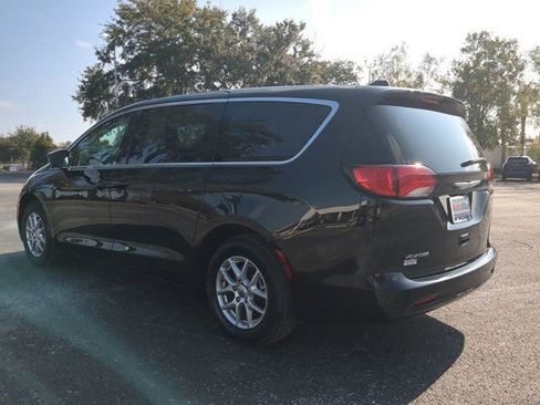 Used 2024 Chrysler Voyager LX image 6