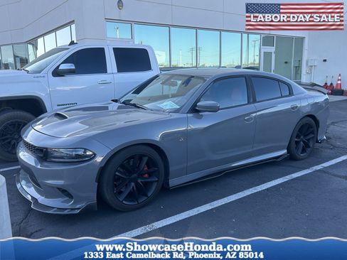 Used 2017 Dodge Charger R/T Scat Pack w/ Beats Audio Group RWD image 1
