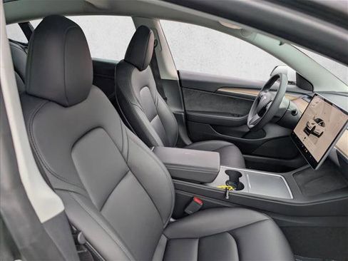 Used 2023 Tesla Model 3 Standard Range image 17