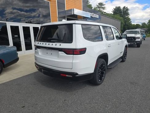 Used 2022 Jeep Wagoneer Series I AWD/4WD image 6