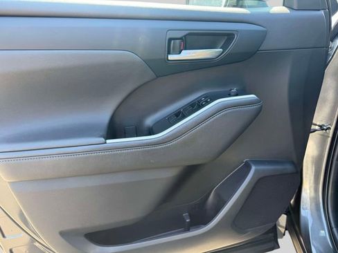 Used 2023 Toyota Highlander XSE image 21