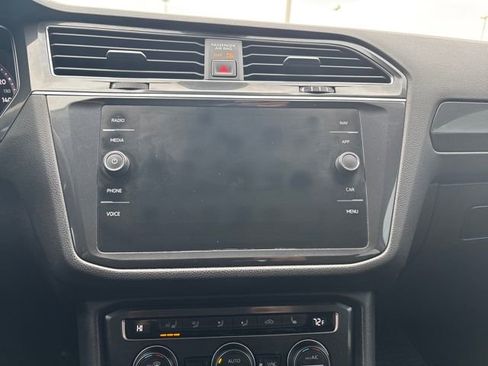Used 2018 Volkswagen Tiguan SEL Premium image 19
