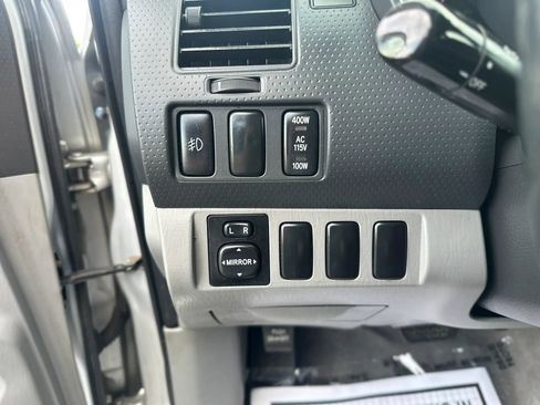 Used 2006 Toyota Tacoma 4x4 Access Cab V6 image 33