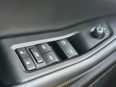 Used 2022 Jeep Grand Cherokee L Limited image 17