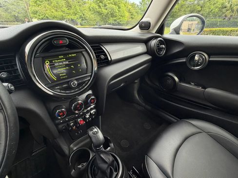 Used 2017 MINI Cooper 2-Door Hardtop FWD image 19