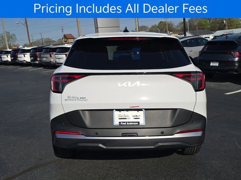 New 2026 Kia Sportage LX FWD image 4