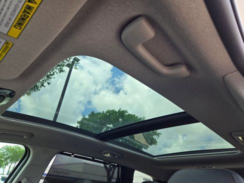 Used 2022 Hyundai Santa Fe Limited image 16