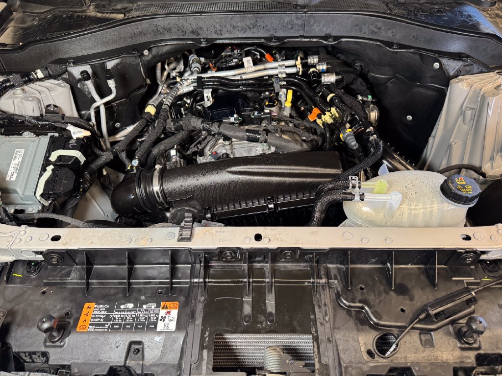 Used 2025 Ford Explorer Active AWD/4WD image 24