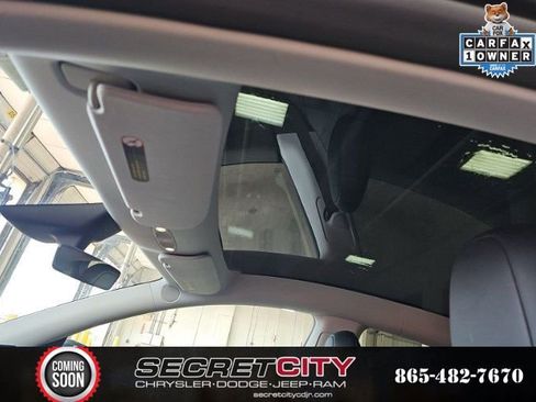 Used 2024 Tesla Model Y Long Range AWD/4WD image 11