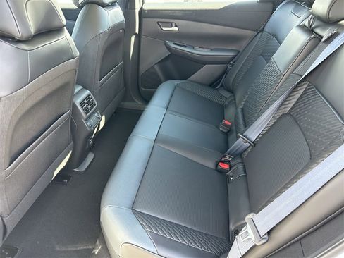 New 2026 Nissan Leaf Platinum+ w/ Cargo Package (Platinum+) image 18