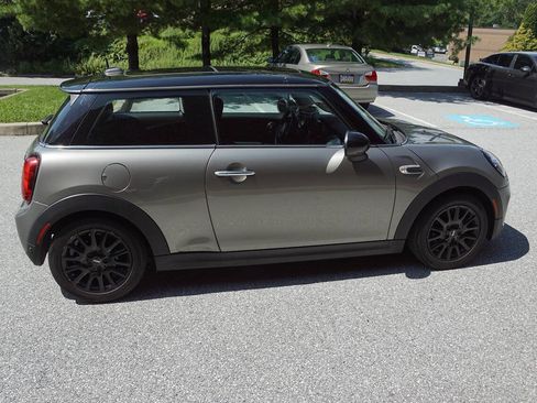 Used 2019 MINI Cooper 2-Door Hardtop w/ Premium Package FWD image 10