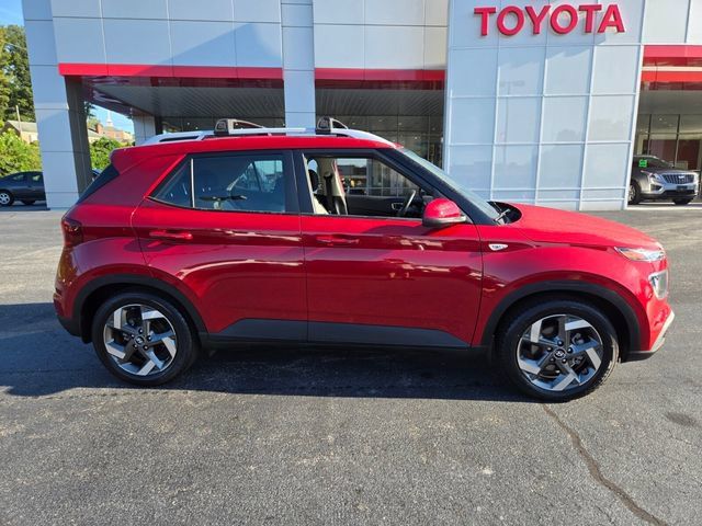 Used 2022 Hyundai Venue SEL FWD image 10