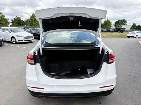 Used 2019 Ford Fusion SE FWD image 37