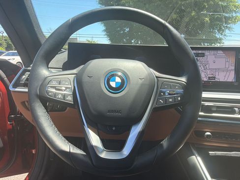 Used 2023 BMW i4 eDrive35 RWD image 11