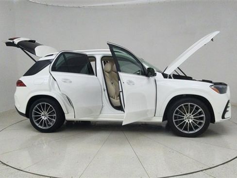 Used 2025 Mercedes-Benz GLE 350 4MATIC w/ AMG Line Exterior image 73