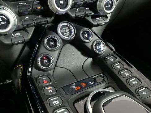 Used 2019 Aston Martin V8 Vantage Coupe RWD image 61