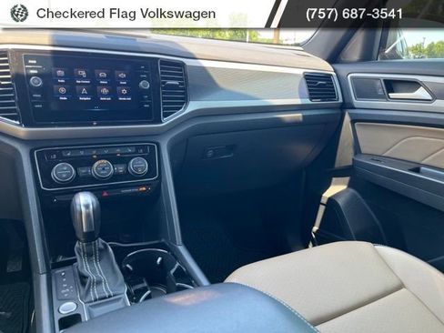 Used 2022 Volkswagen Atlas Cross Sport SE FWD image 29