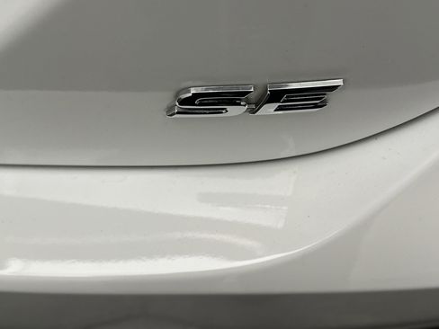 Used 2024 Toyota Camry SE image 12