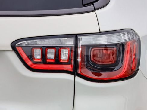 Used 2019 Jeep Compass Trailhawk image 9