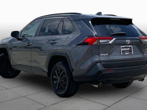 Used 2021 Toyota RAV4 LE AWD/4WD image 12