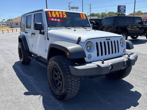 Used 2018 Jeep Wrangler Unlimited Sport AWD/4WD image 7