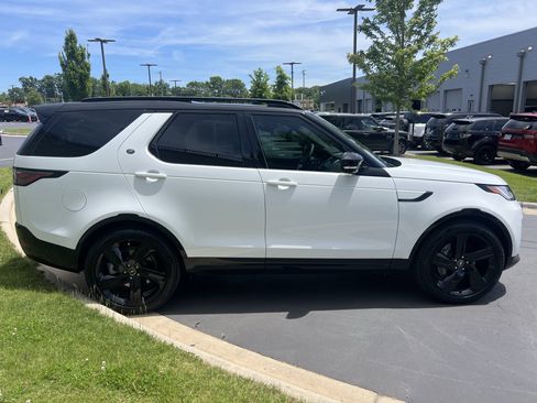 Certified 2025 Land Rover Discovery Dynamic SE AWD/4WD image 8