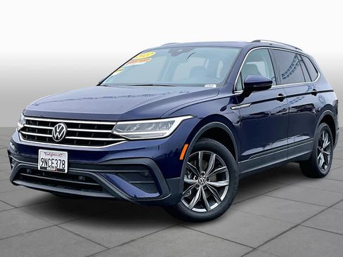 Used 2022 Volkswagen Tiguan SE image 2