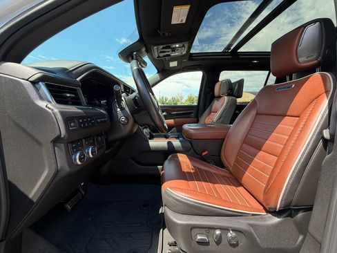Used 2024 GMC Yukon XL Denali Ultimate AWD/4WD image 10