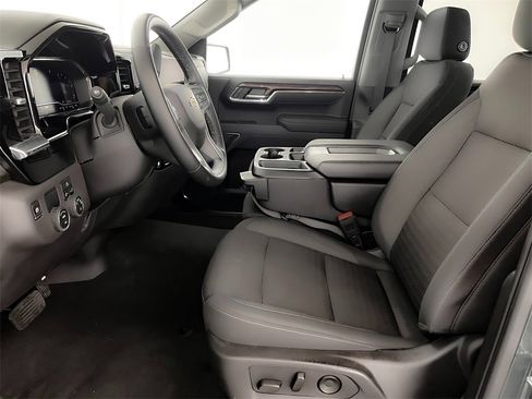 Used 2025 Chevrolet Silverado 1500 LT image 17