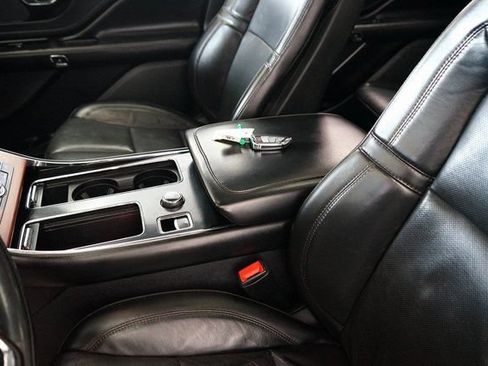 Used 2021 Lincoln Aviator Reserve AWD/4WD image 30