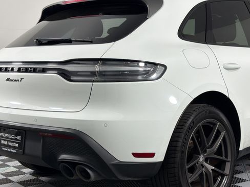Certified 2023 Porsche Macan Turbo AWD/4WD image 28