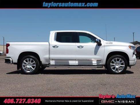 Used 2022 Chevrolet Silverado 1500 High Country w/ High Country Premium Package AWD/4WD image 3